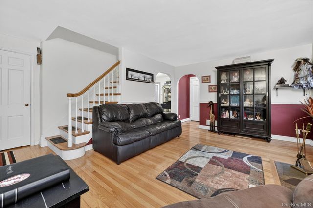 69 S Airmont Road, Suffern, NY 10901