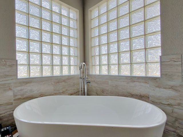 451 Land Of Goshen Drive, Springtown, TX 76082