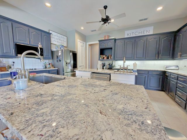 451 Land Of Goshen Drive, Springtown, TX 76082