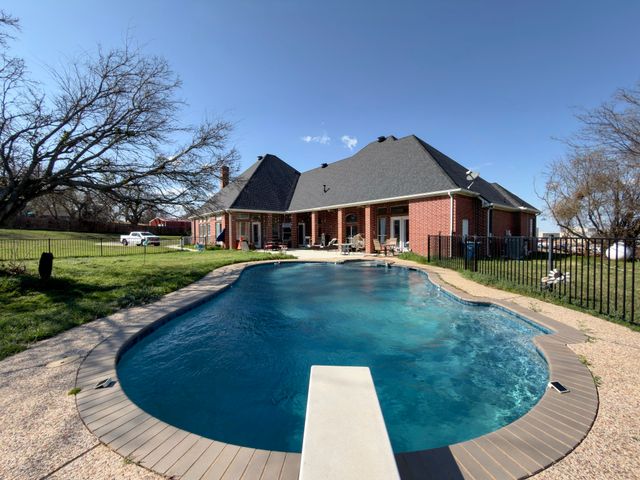 451 Land Of Goshen Drive, Springtown, TX 76082