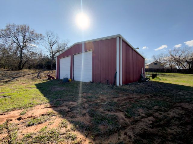 451 Land Of Goshen Drive, Springtown, TX 76082