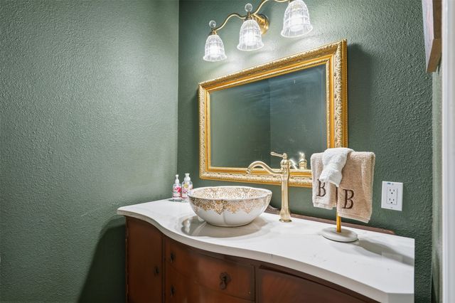451 Land Of Goshen Drive, Springtown, TX 76082