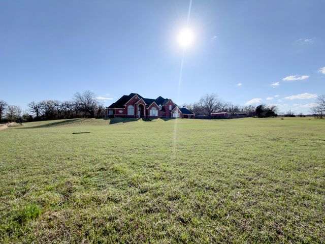 451 Land Of Goshen Drive, Springtown, TX 76082