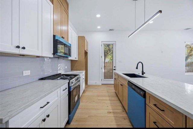 3923 Aledo Street B, Houston, TX 77051