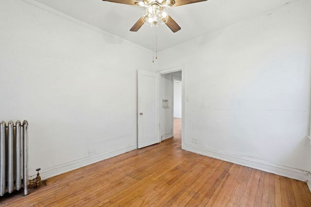 7806 S CREGIER Avenue, Chicago, IL 60649