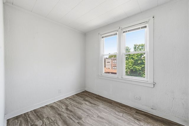 7806 S CREGIER Avenue, Chicago, IL 60649