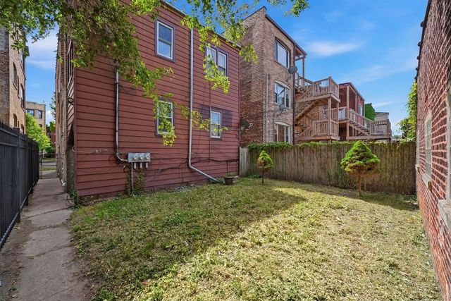 7806 S CREGIER Avenue, Chicago, IL 60649