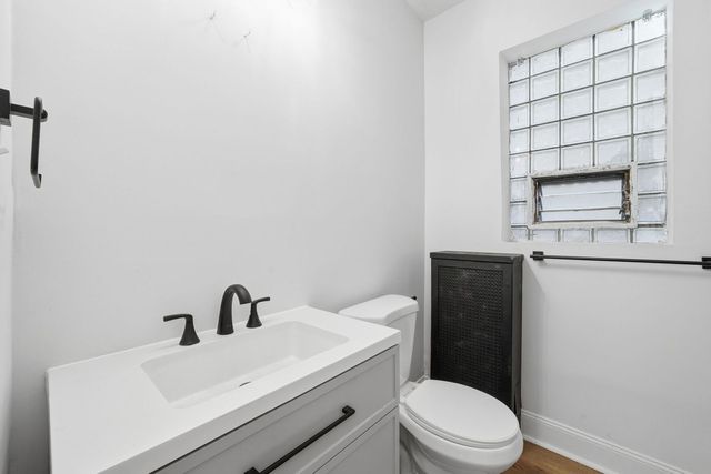 7806 S CREGIER Avenue, Chicago, IL 60649