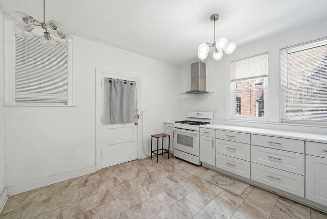 7806 S CREGIER Avenue, Chicago, IL 60649