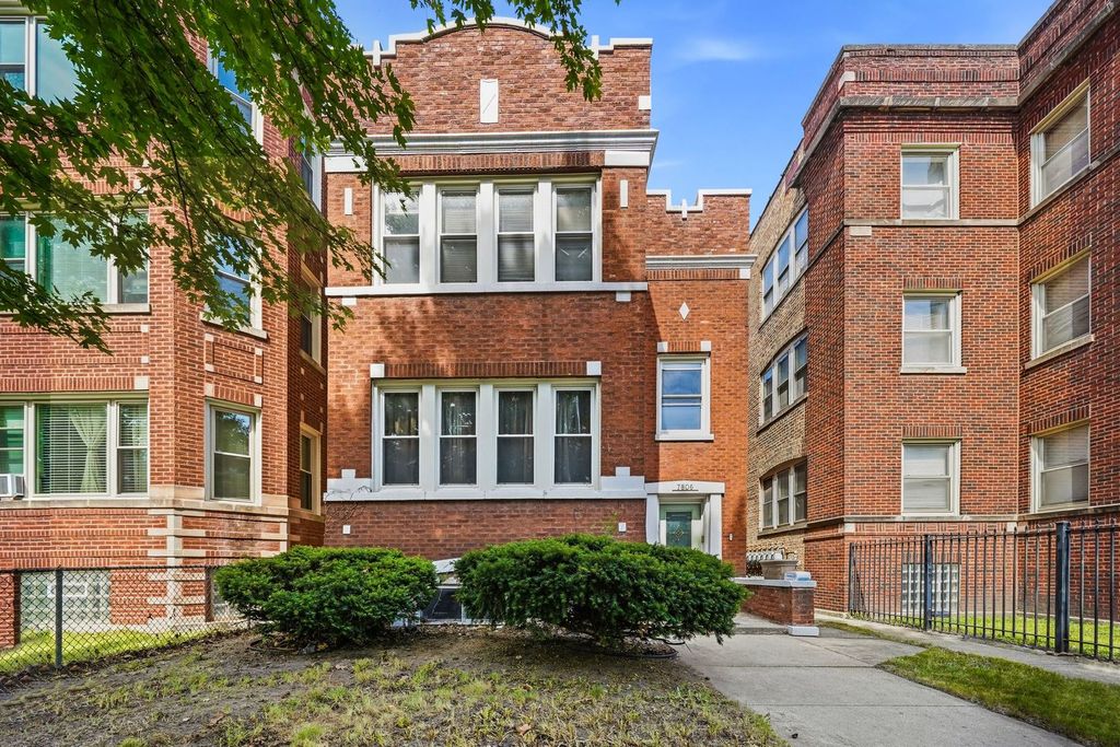 7806 S CREGIER Avenue, Chicago, IL 60649