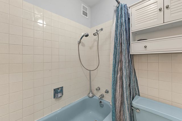 6145 N Sheridan Road 27C, Chicago, IL 60660