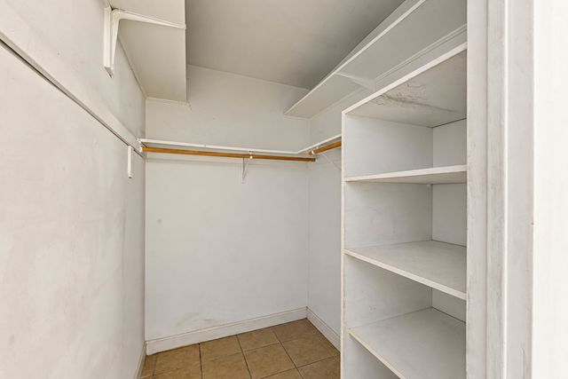 6145 N Sheridan Road 27C, Chicago, IL 60660