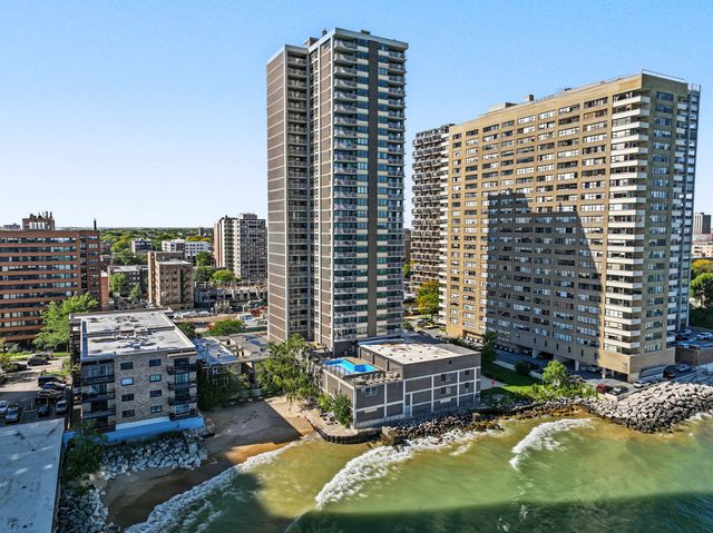 6145 N Sheridan Road 27C, Chicago, IL 60660