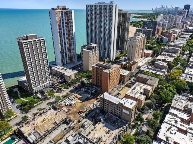 6145 N Sheridan Road 27C, Chicago, IL 60660