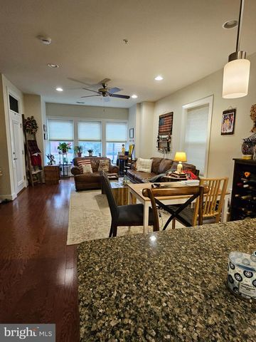 620 E HOWELL AVE #101, Alexandria, VA 22301