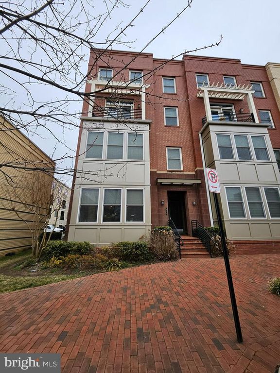 620 E HOWELL AVE #101, Alexandria, VA 22301