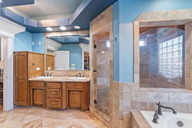 4002 SW Town Vu Road, Bentonville, AR 72712