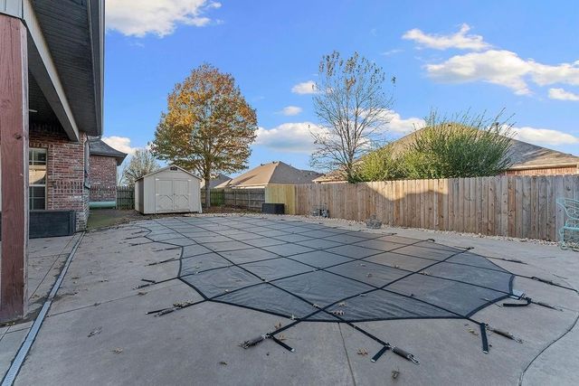 4002 SW Town Vu Road, Bentonville, AR 72712