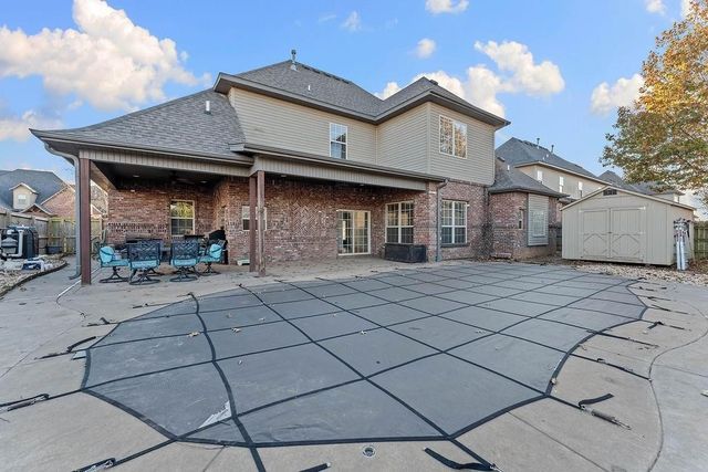 4002 SW Town Vu Road, Bentonville, AR 72712