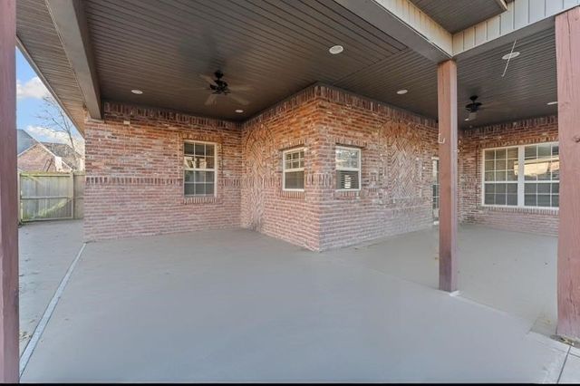 4002 SW Town Vu Road, Bentonville, AR 72712