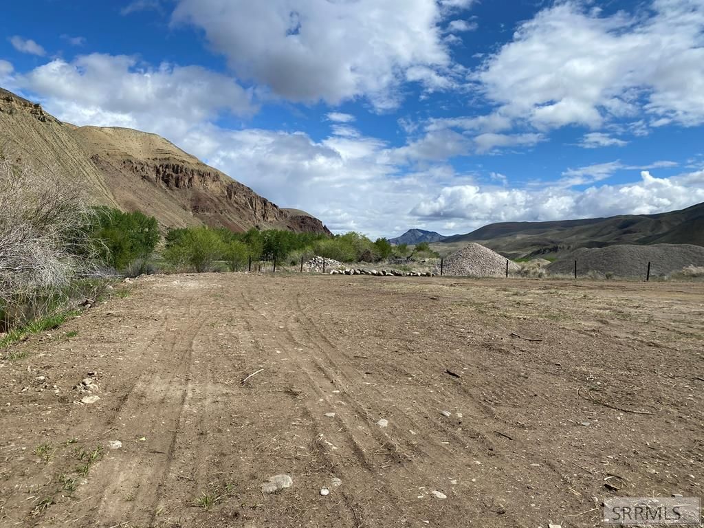 Image 2 of property listing at Lot3,4,5 River's Edge Rd, Challis, ID 83226