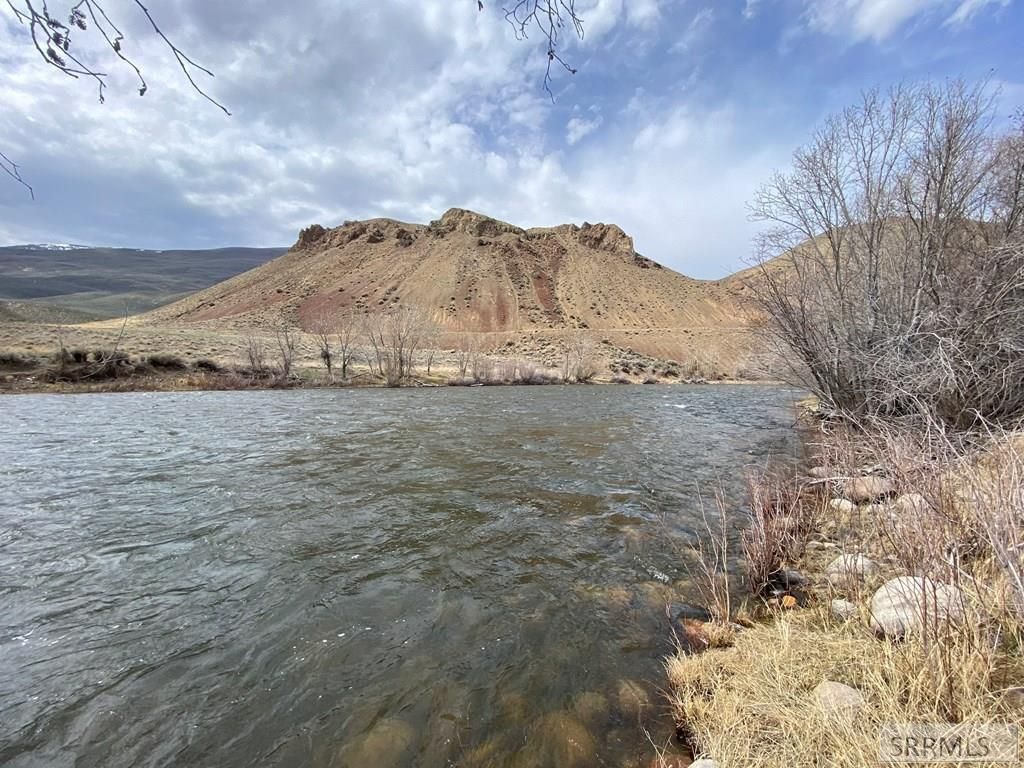 Image 6 of property listing at Lot3,4,5 River's Edge Rd, Challis, ID 83226