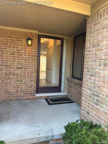572 Tennyson, Rochester Hills, MI 48307