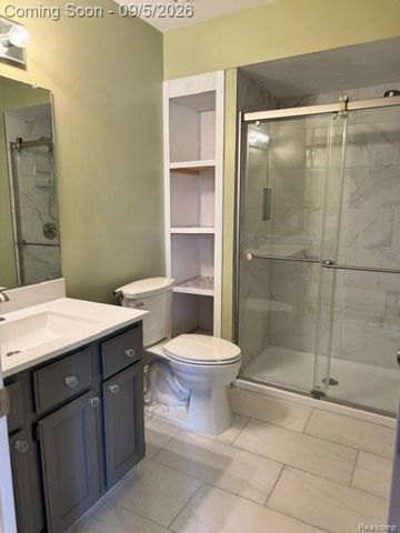 572 Tennyson, Rochester Hills, MI 48307