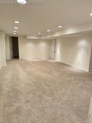 572 Tennyson, Rochester Hills, MI 48307