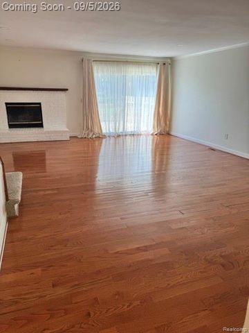 572 Tennyson, Rochester Hills, MI 48307