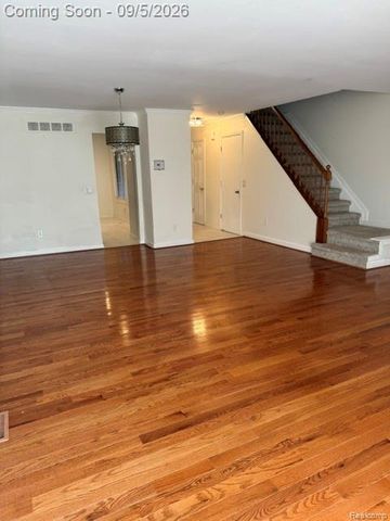 572 Tennyson, Rochester Hills, MI 48307