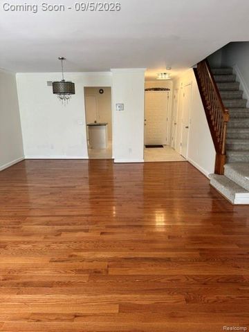 572 Tennyson, Rochester Hills, MI 48307