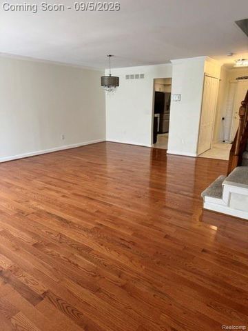 572 Tennyson, Rochester Hills, MI 48307