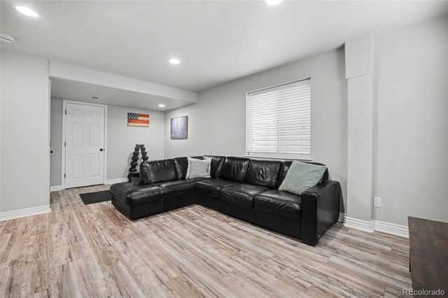 1070 Thornbury Place, Highlands Ranch, CO 80129