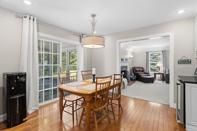 7 Premier Drive, Londonderry, NH 03053