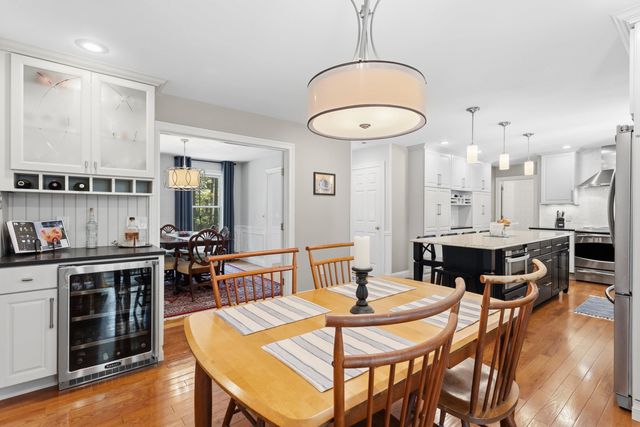 7 Premier Drive, Londonderry, NH 03053