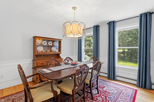 7 Premier Drive, Londonderry, NH 03053