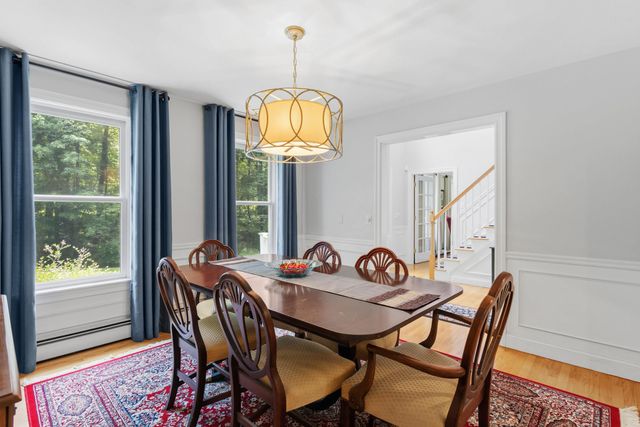 7 Premier Drive, Londonderry, NH 03053