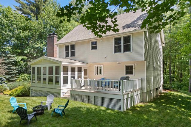 7 Premier Drive, Londonderry, NH 03053