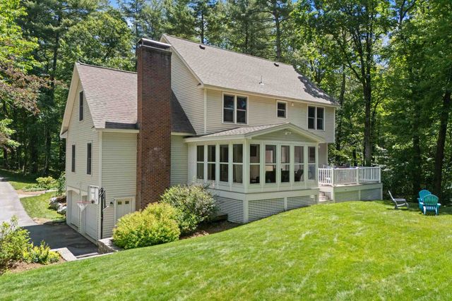 7 Premier Drive, Londonderry, NH 03053