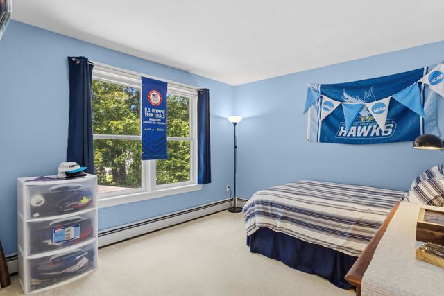 7 Premier Drive, Londonderry, NH 03053