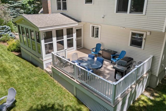 7 Premier Drive, Londonderry, NH 03053