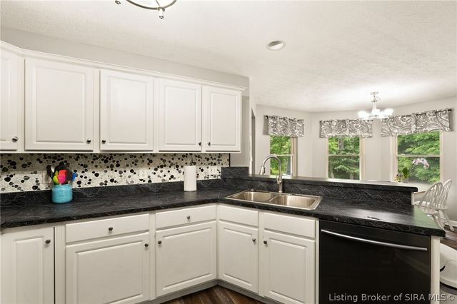 2490 W Haven Drive NW, Corydon, IN 47112