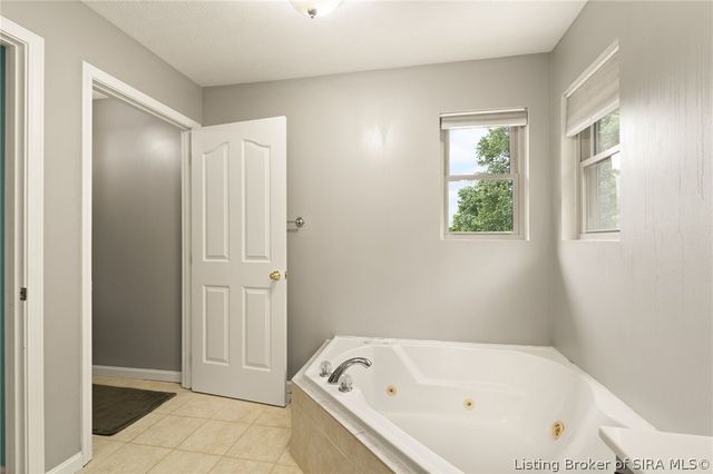2490 W Haven Drive NW, Corydon, IN 47112