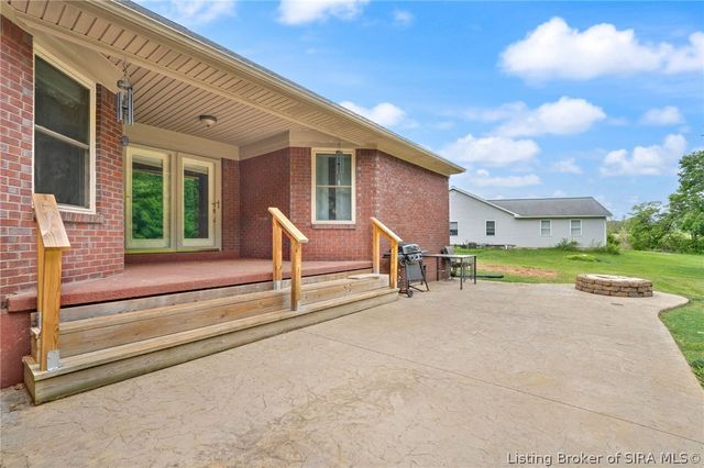2490 W Haven Drive NW, Corydon, IN 47112