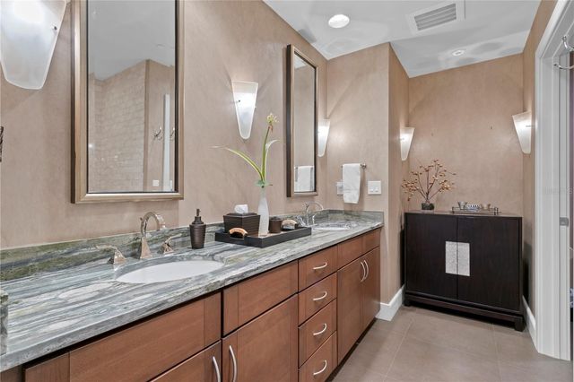 450 KNIGHTS RUN AVENUE 1704, Tampa, FL 33602