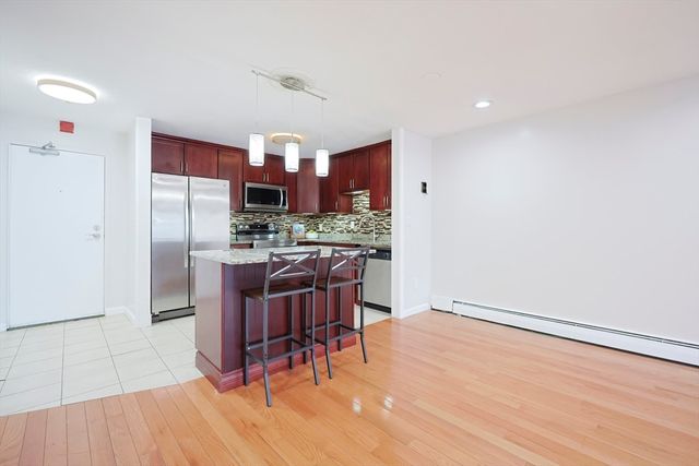32 Whites Ave E221, Watertown, MA 02472