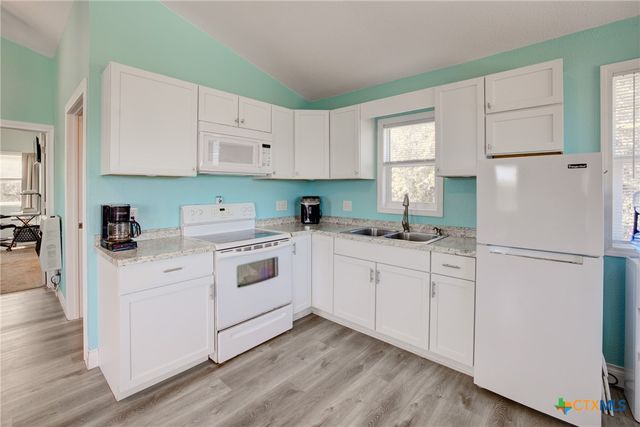 1657 Blueridge Drive, Canyon Lake, TX 78133