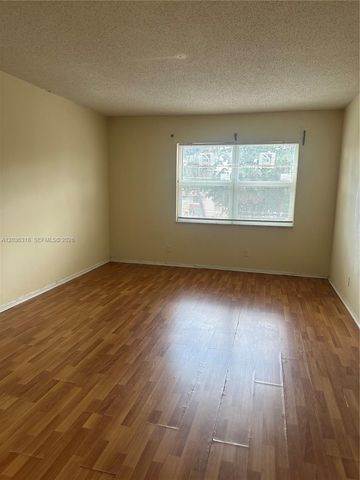 18101 NW 68th Ave B201, Hialeah, FL 33015