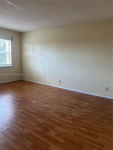 18101 NW 68th Ave B201, Hialeah, FL 33015